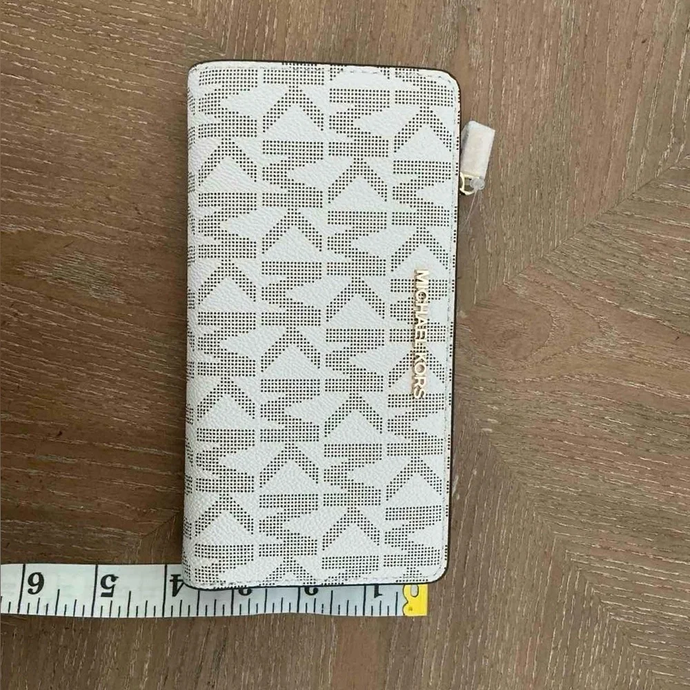 Michael Kors Signature MK Logo Zip Wallet / Wristlet